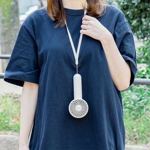 プラスモア《plus+more》静音ミニハンディファンネックストラップ＆スタンド付